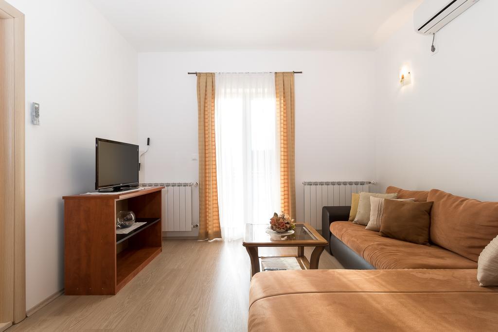 Pina Guesthouset Zvekovica