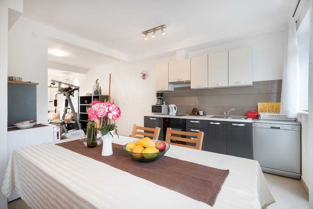 Pina 4* Zvekovica
